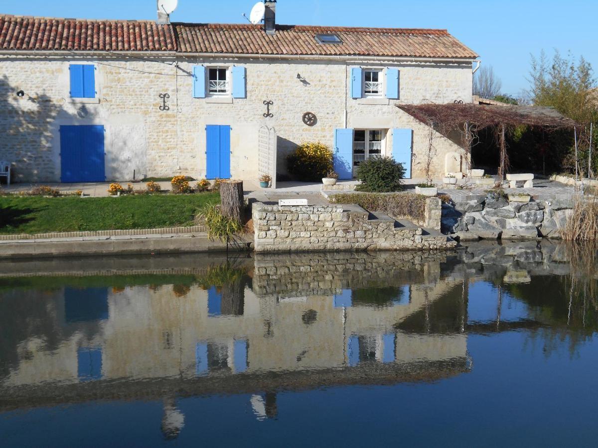 Marais Poitevin Bord Riviere Peche ,Barque, Velos, Wifi, Linge, Cheminee, Cuisine, Terrain De Boules La Taillee Dış mekan fotoğraf