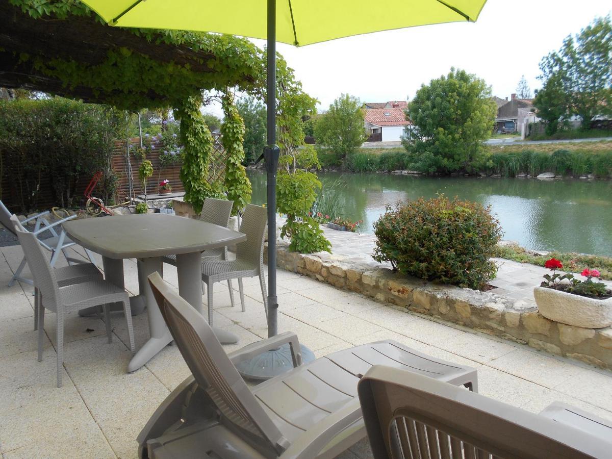 Marais Poitevin Bord Riviere Peche ,Barque, Velos, Wifi, Linge, Cheminee, Cuisine, Terrain De Boules La Taillee Dış mekan fotoğraf